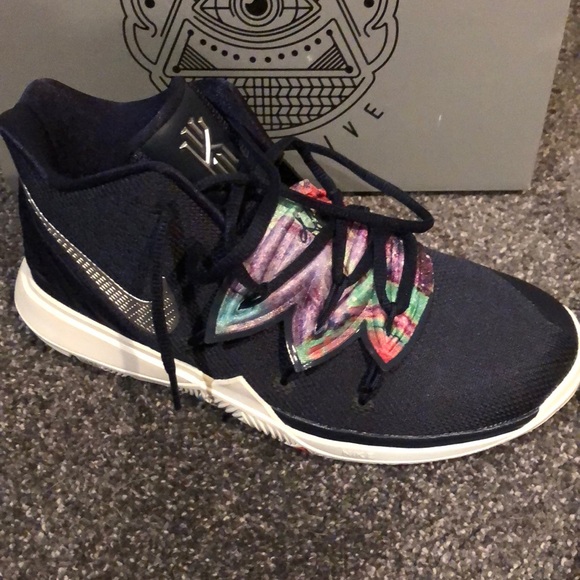 kyrie 5 size 6.5